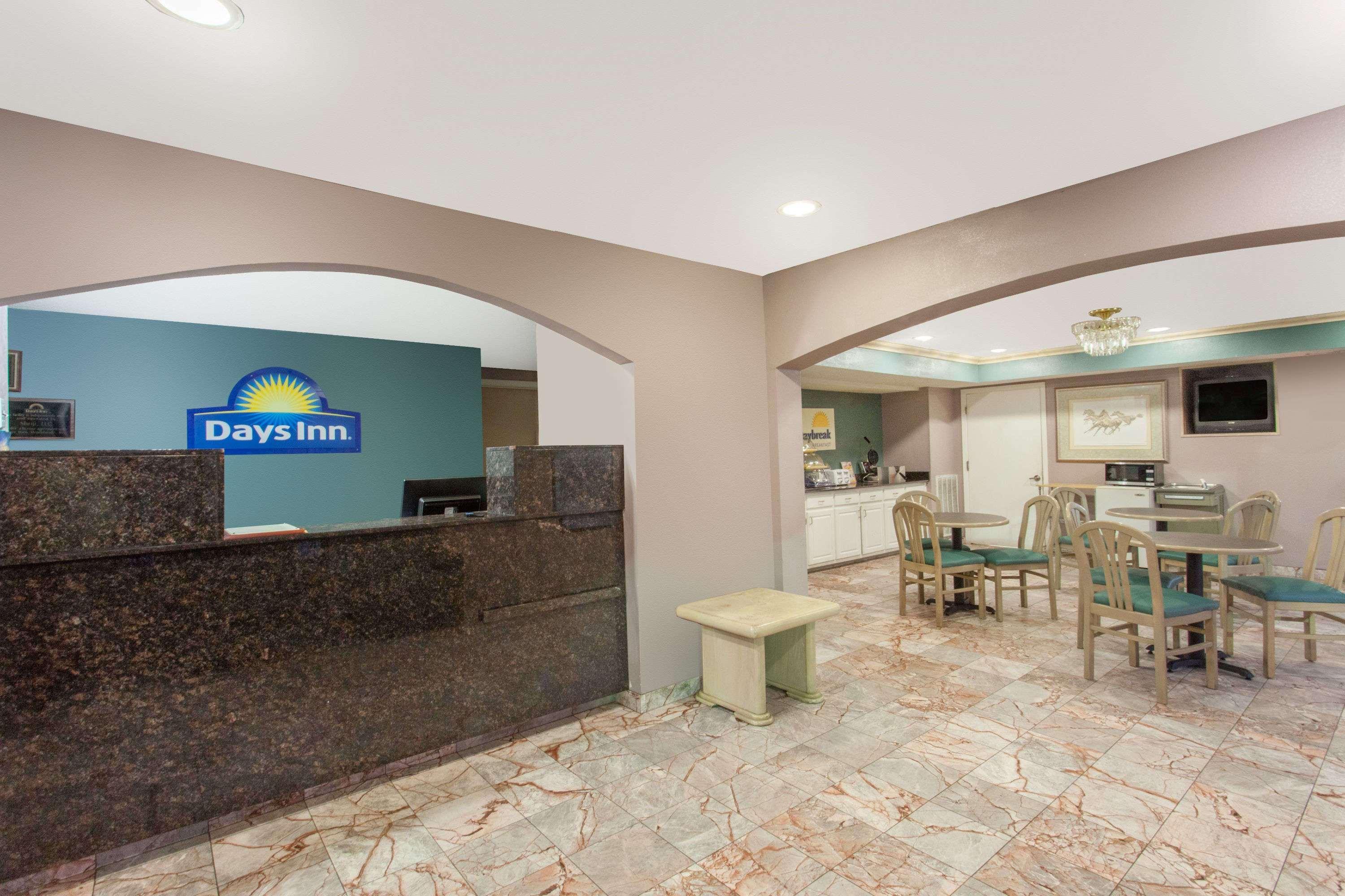 Quality Inn & Suites Decatur Priceville I-65 Exteriör bild